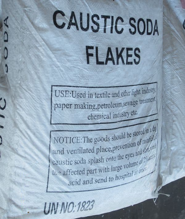 Caustic soda flakes